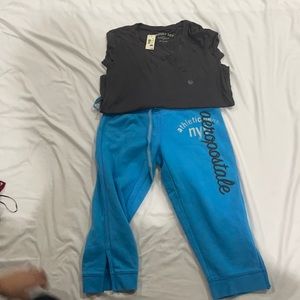 grey Aeropostale T-shirt with Blue Aeropostale Capri sweatpants